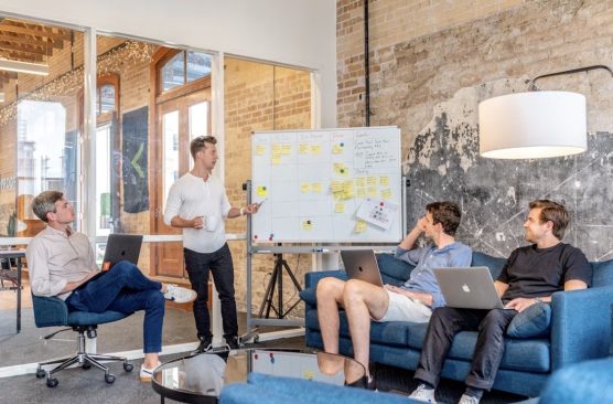 Adapter son management pour mieux intégrer, engager et fidéliser les jeunes collaborateurs.